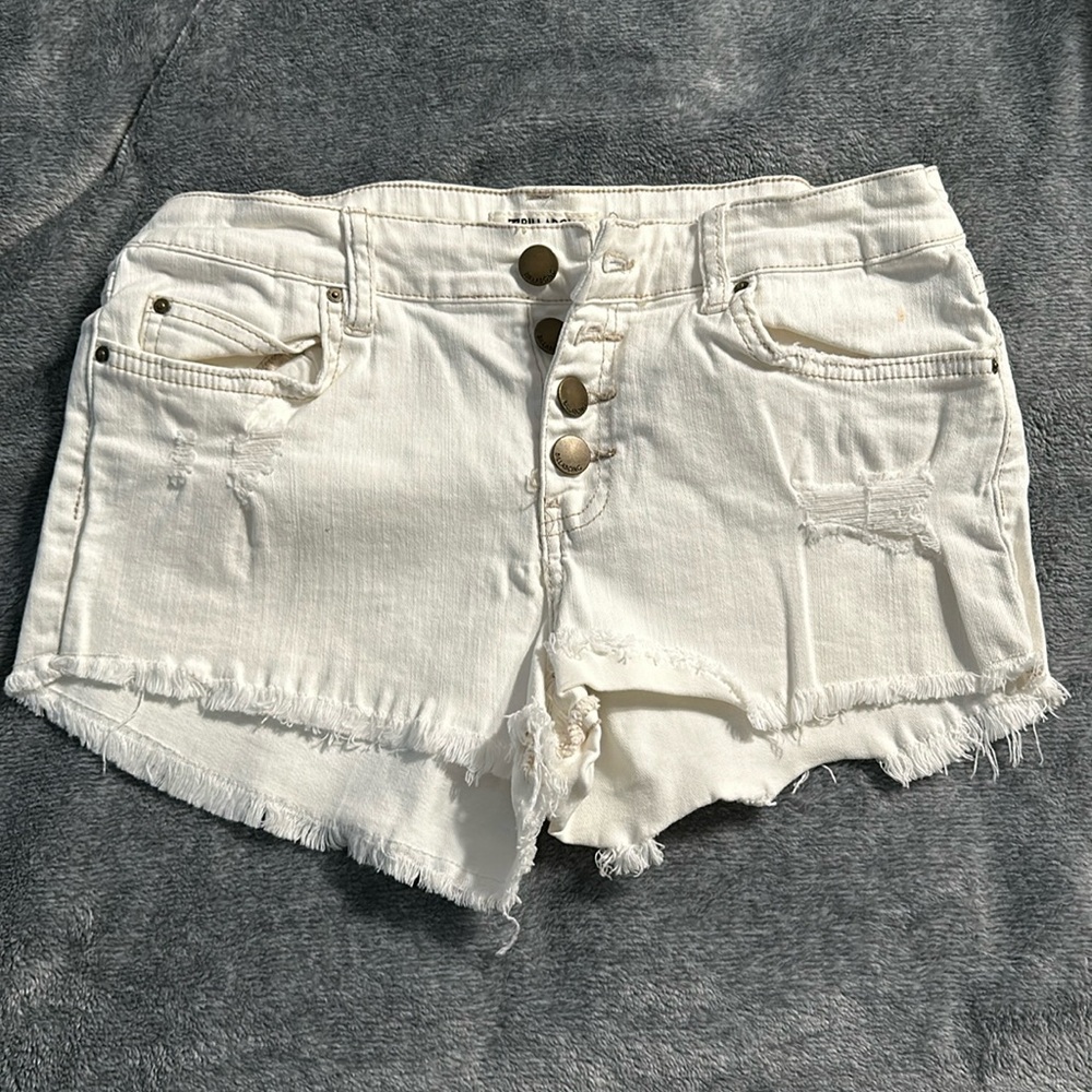 Billabong White Jean shorts